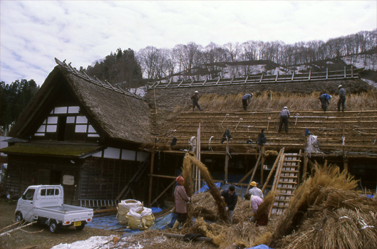 屋根葺作業写真